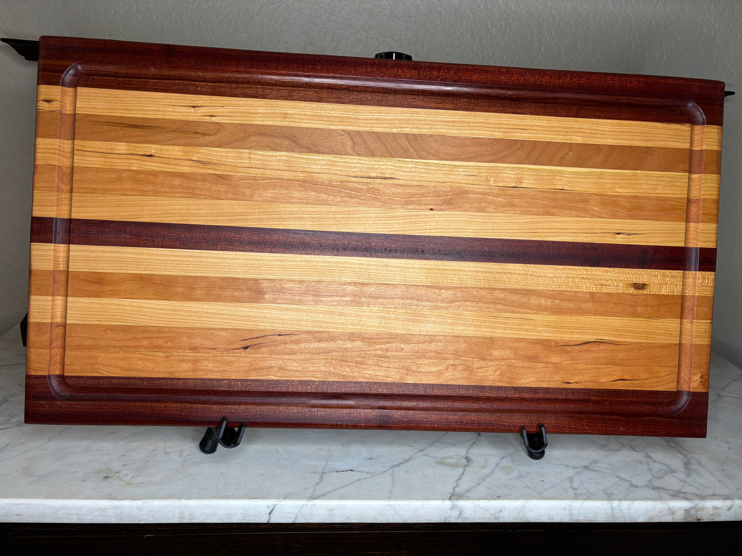 Edge-cut Cutting Board