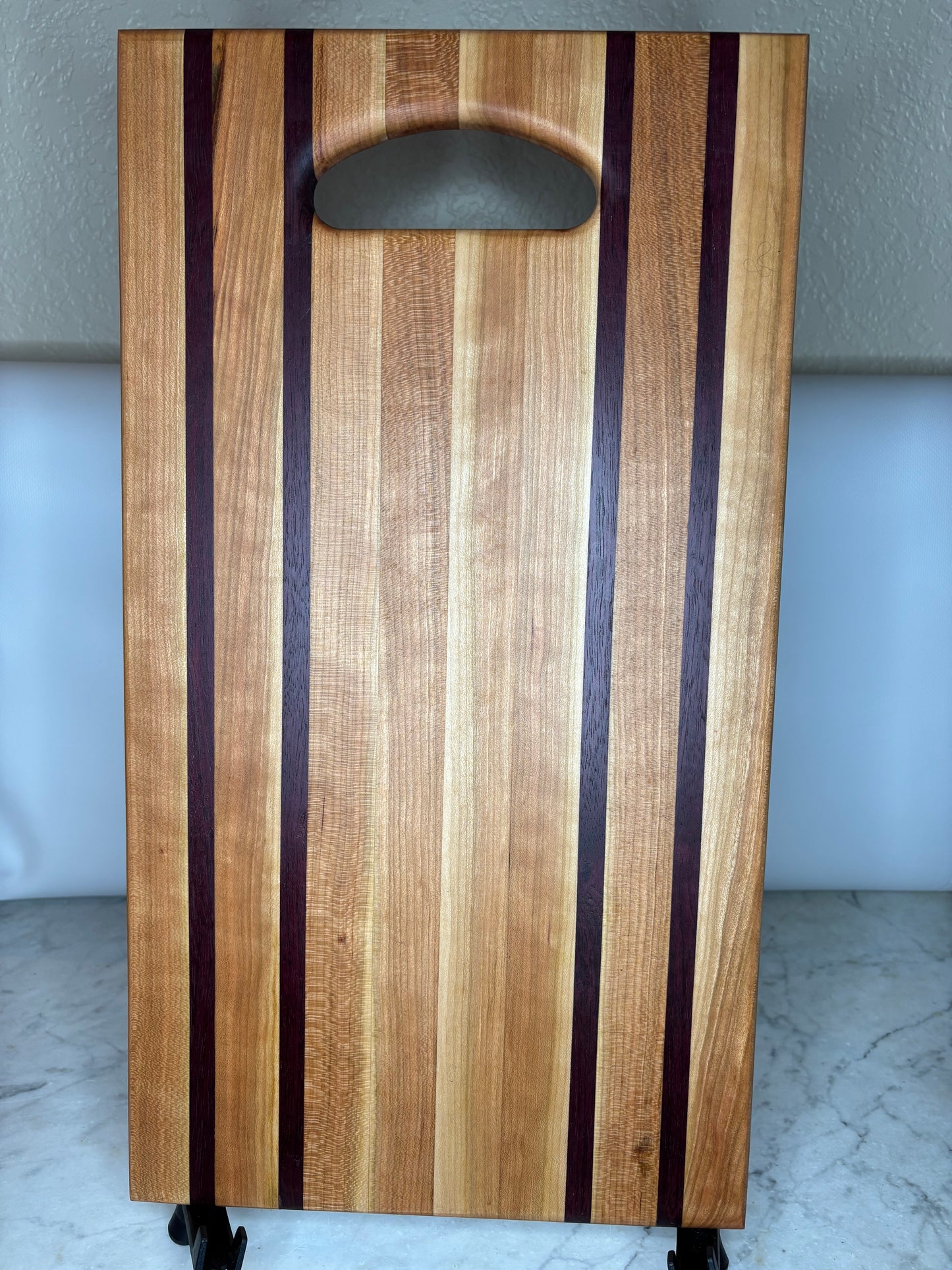 Edge-cut Cutting Board