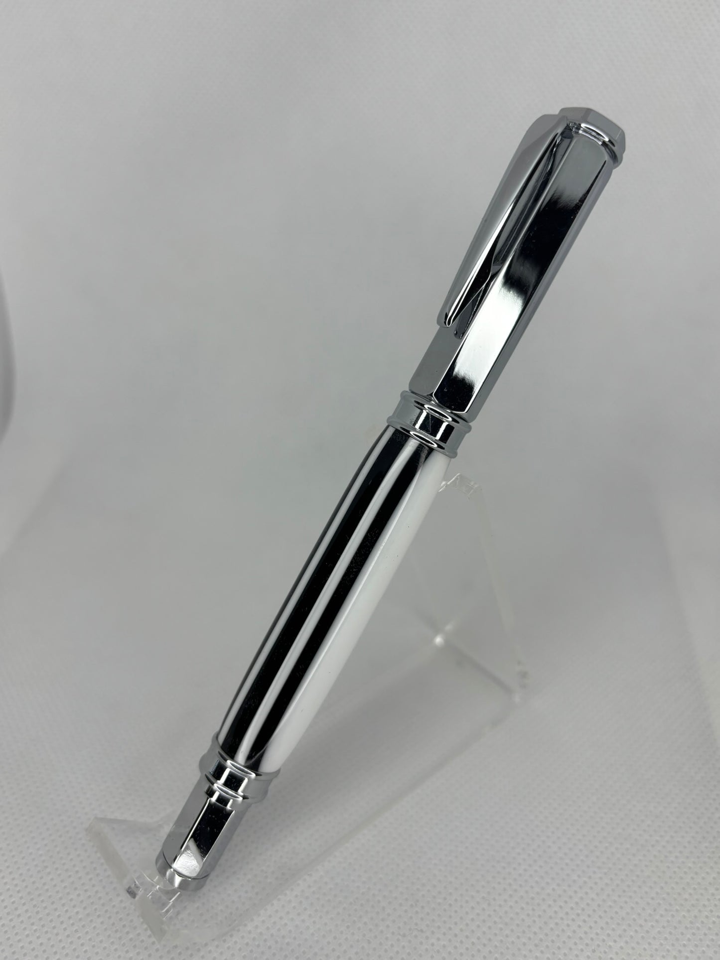 Magnetic Vertex Chrome Fountain Pen